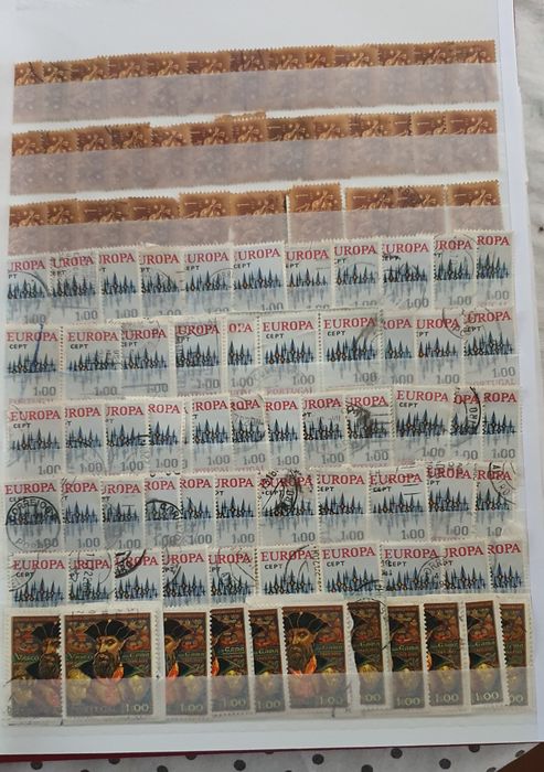 Colecção de selos, alguns com mais de 100 anos