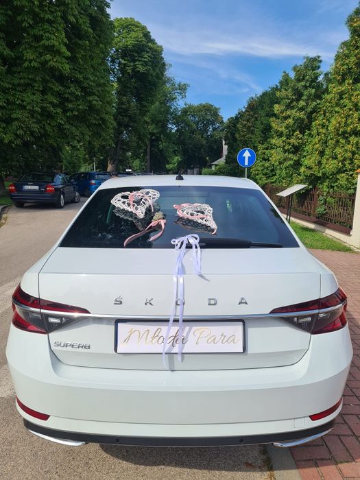 Samochód auto do ślubu przejazdy transport