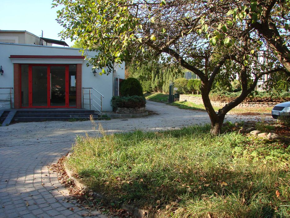 Lokal (145 m2 ) na sklep ,biuro, gabinet, gastronomia ,apteka i inne