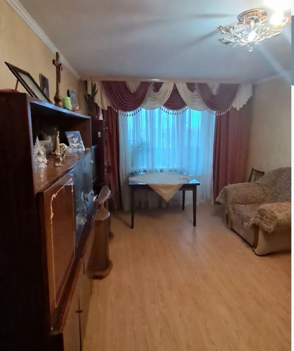 90Продам 3к квартиру вул пр- т Юності