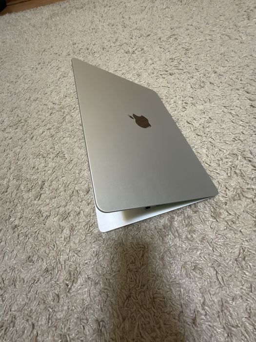 Продам Macbook Air M4 2025