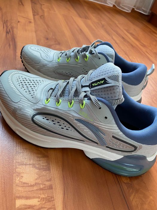 Продаю кроссовки ANTA