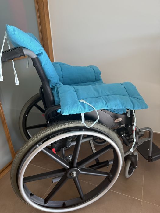 Cadeira de Rodas CELTA – ORTHOS XXI | Excelente Estado!