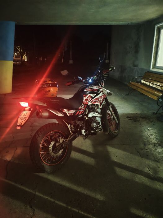 Продаю мотоцикл  Geon X road light 200