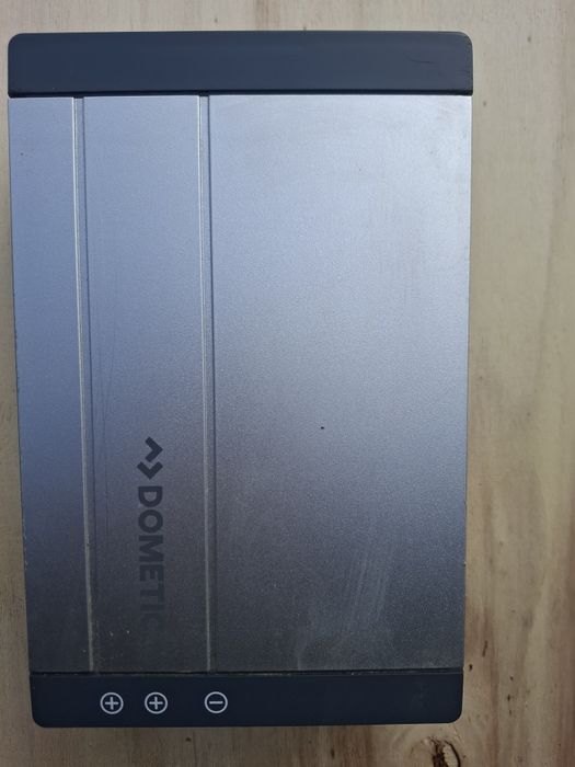 Ładowarka Dometic