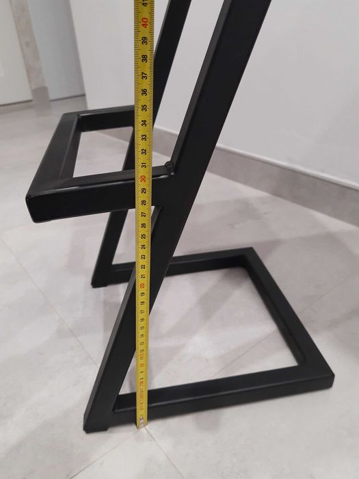 Krzesła barowe industrialne hokery