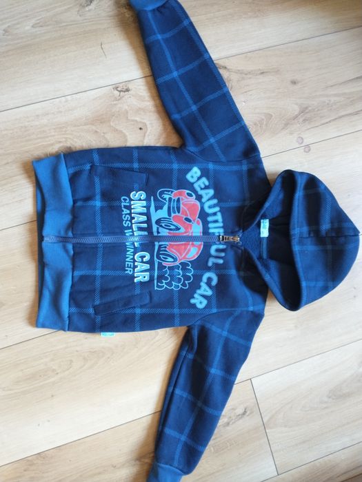 Bardzo ciepła bluza rozpinana dla chłopca rozm 104