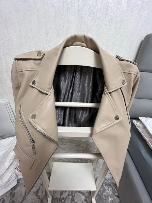 Куртка-косуха бежева