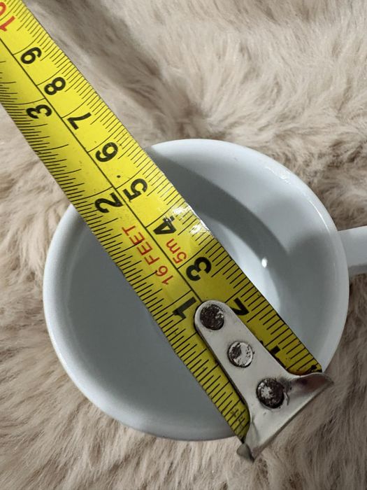 biała porcelanowa filiżanka Nespresso