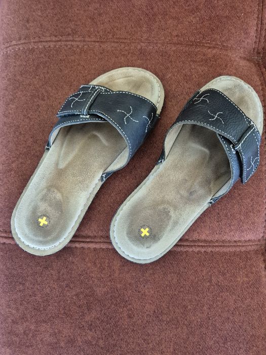 Klapki profilowane martens