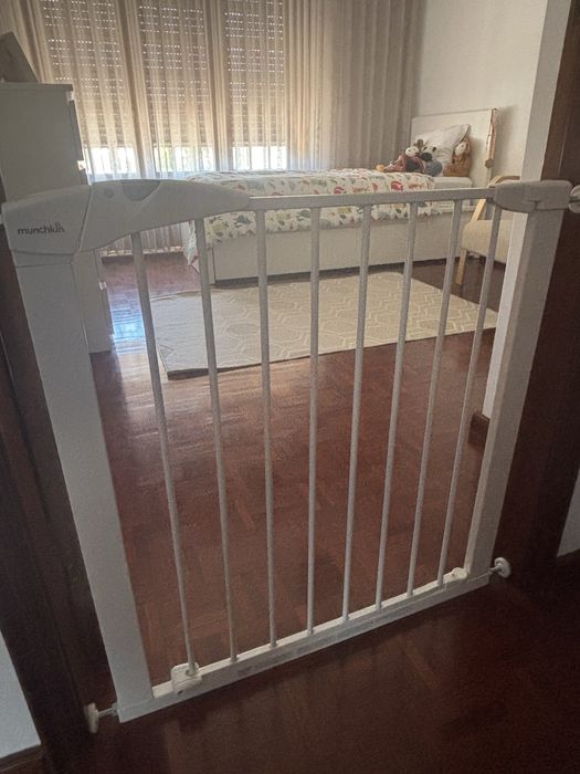 Barreira de segurança criança em metal