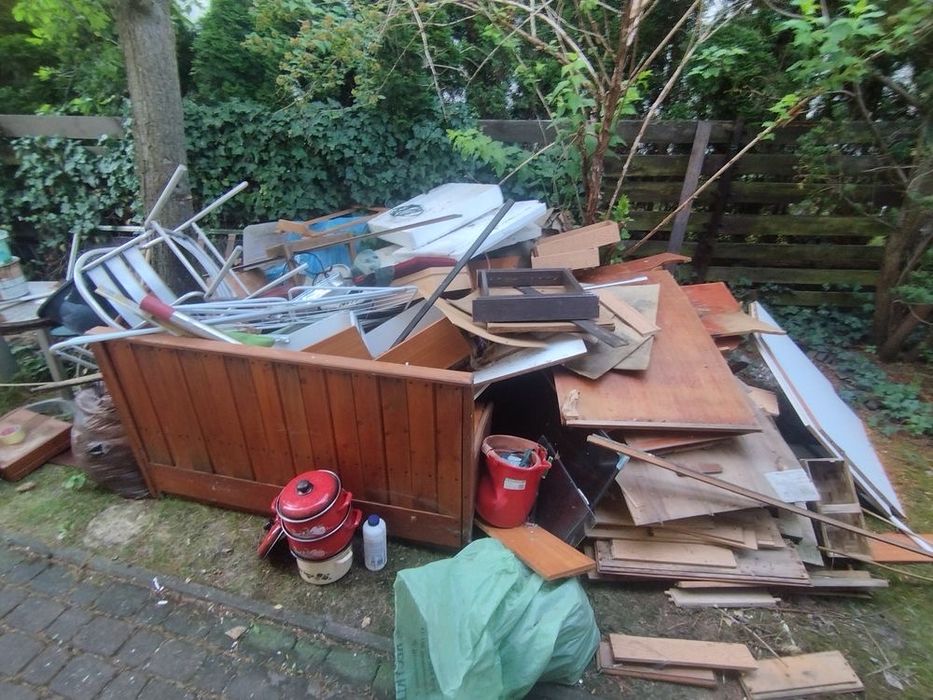 Wywoz smieci,gabarytow,oproznianie strychow piwnic