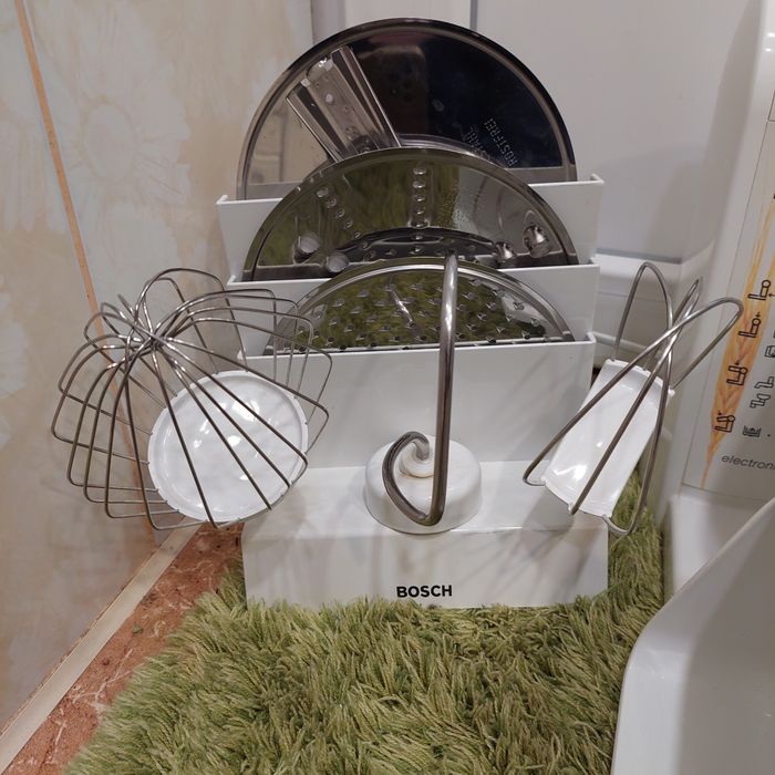 Кухонний комбайн бош bosch з терками і м'ясорубкою