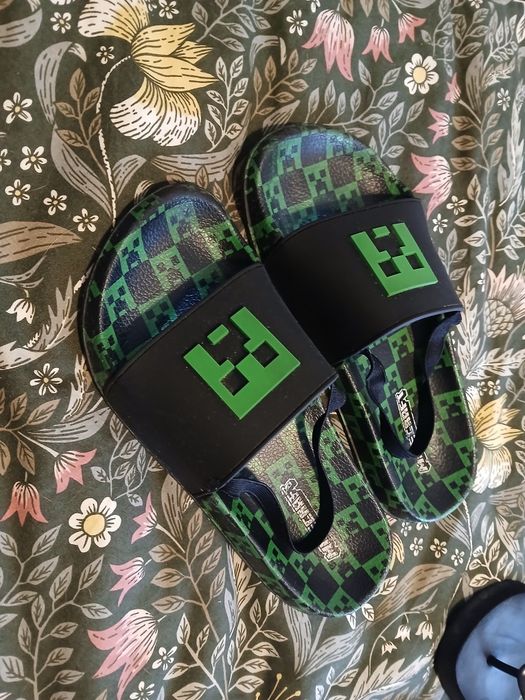 Calcado número 35