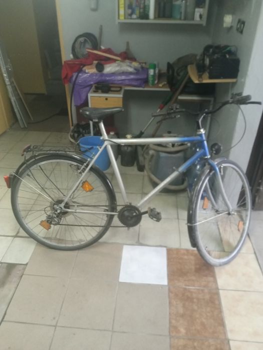 Rower z wąskimi oponami