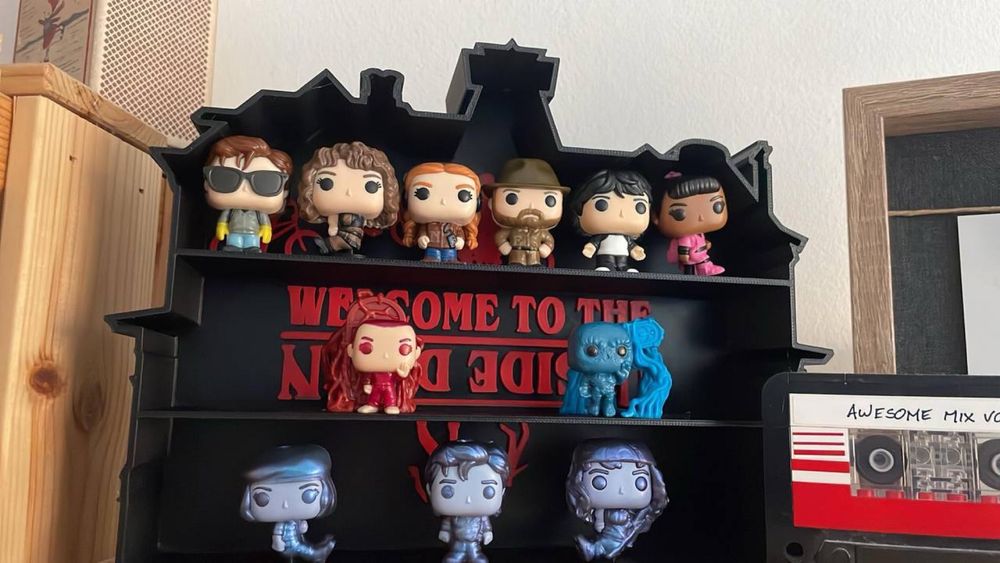 Підставка “Stranger Things” Преміум стенд Дивні Дива kinder joy