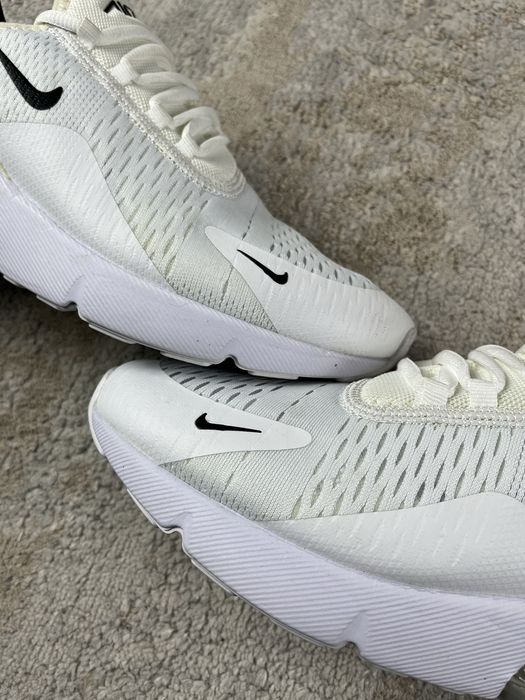 Nike Air max 270 Branco e Preto Tamanho 44EU