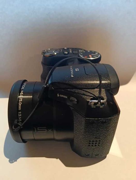 Máquina fotográfica Fuji Finepix 12MP