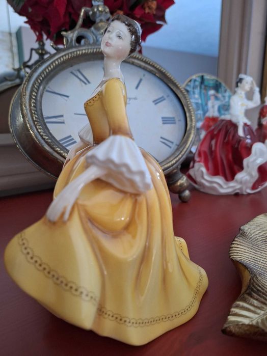 Figurka porcelanowa Royal Doulton Stephanie