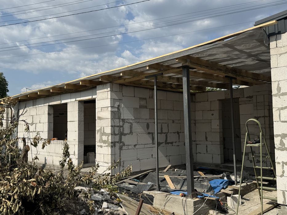 Строительные роботы,стяжка,отмостка,забор,штукатурка,електрика!