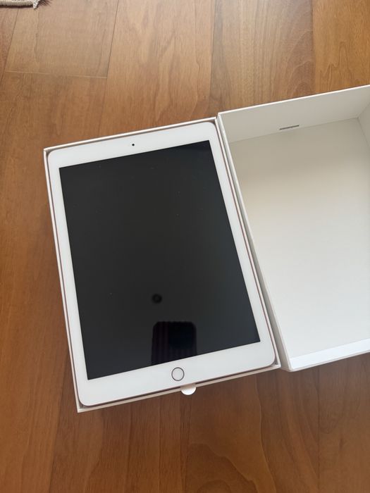 iPad 6th Generation 32GB Pink
