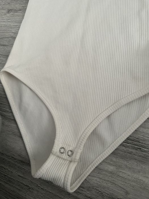 Białe body rozmiar XS