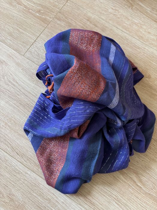 Piękny wiosenny damski szalik