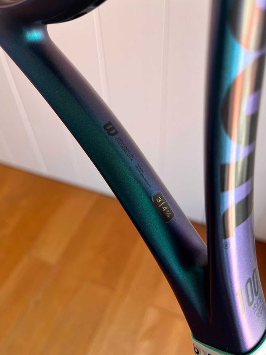 Raquete de Ténis Wilson Ultra v4 100 – Excelente Estado (Com Setup Híbrido)