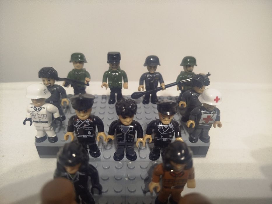 Figurki Zestawów Cobi