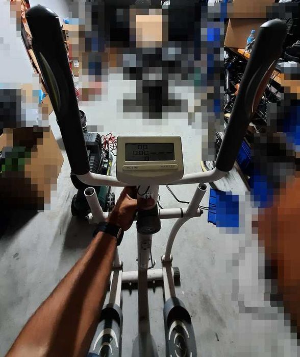 Elíptica usada para uso ou pequena alteração