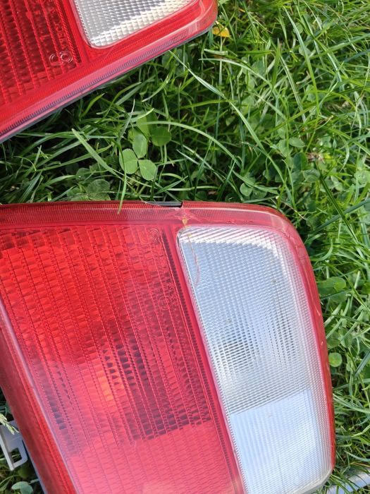 Lampy tył omega b dla sedan