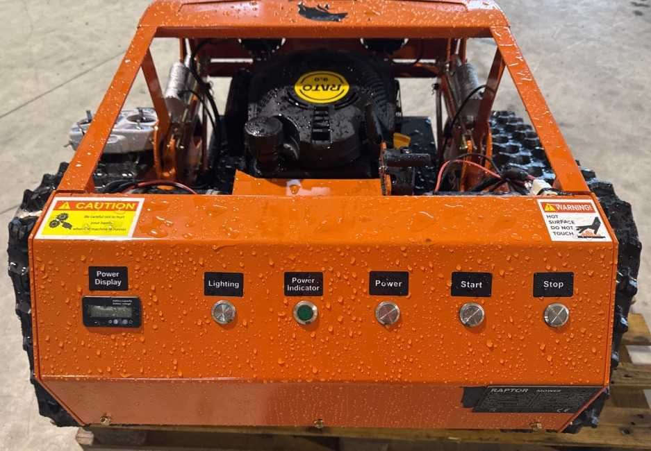 Corta-Relvas / Roçadora de Esteiras com Comando à Distância - Raptor VT900