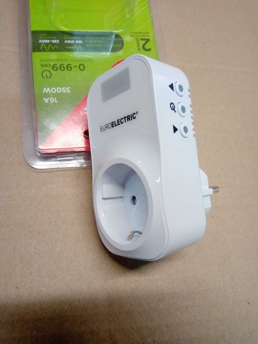 Реле напряжения в розетку 16 А, 3500 Вт.