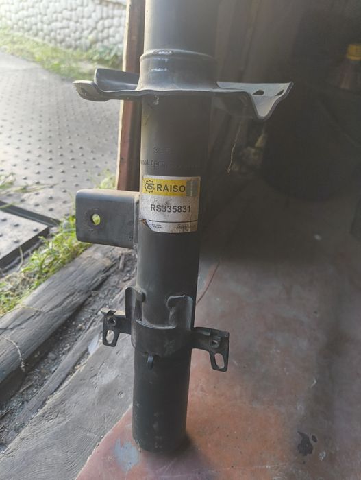 Стійка задня права з опорою land Rover freelander 2