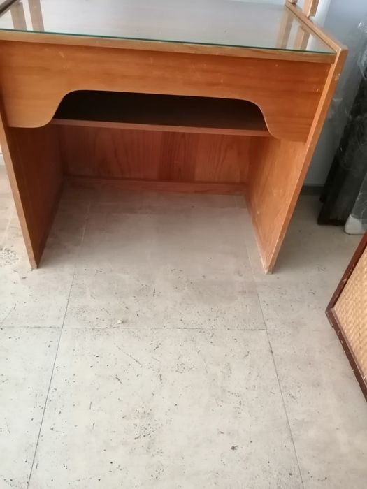 Secretaria com estante