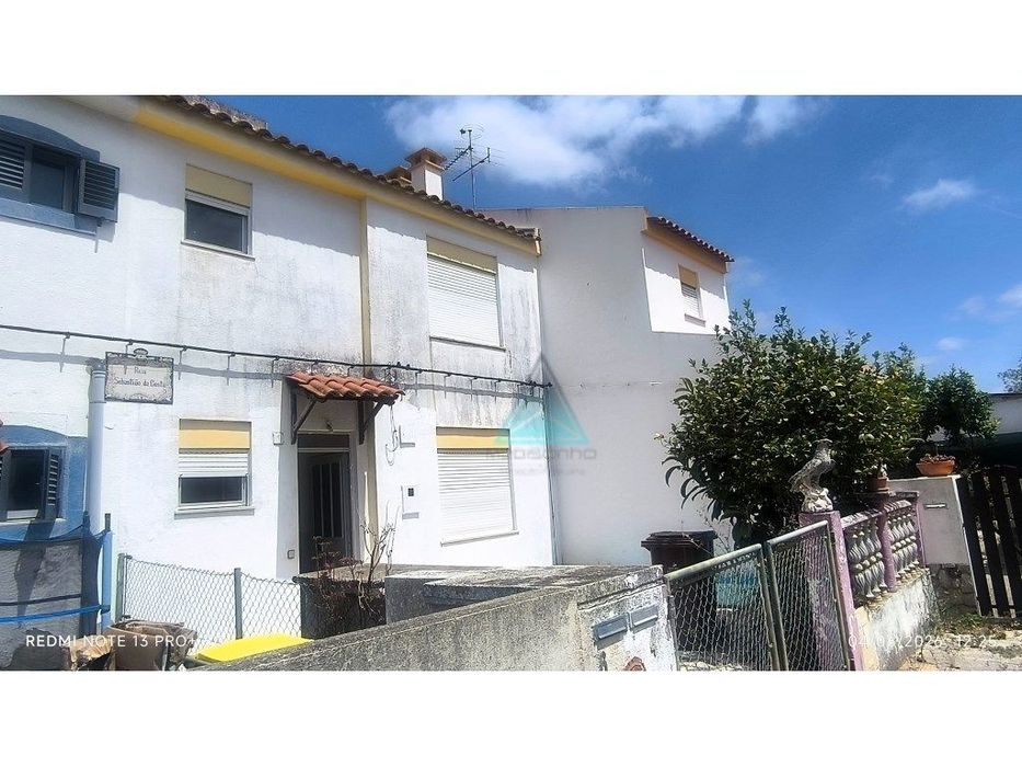 Moradia T3 com Garagem, Terraço e Logradouro em S. Simão, Azeitão