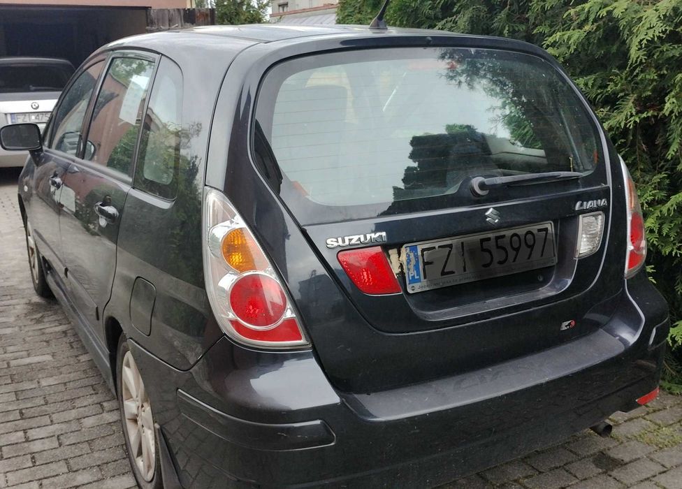 Suzuki Liana