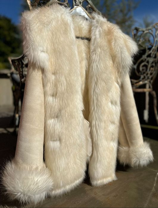 beżowy KOŻUSZEK eko skóra FUTERKO