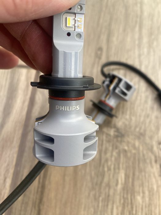 Led лампа Philips H7