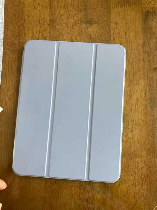 Nowe Piękne Białe Etui do Ipada 10!