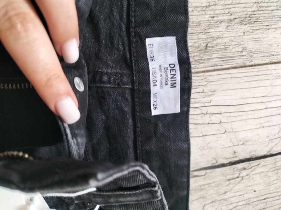 Джинсы Bershka MOM
