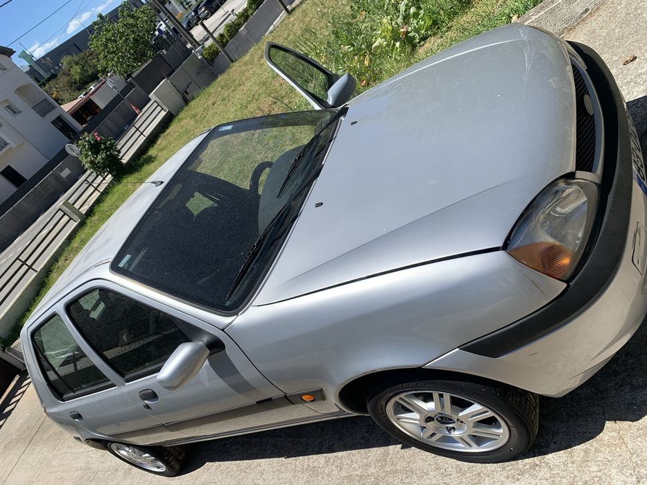 Ford Fiesta IV em bom estado