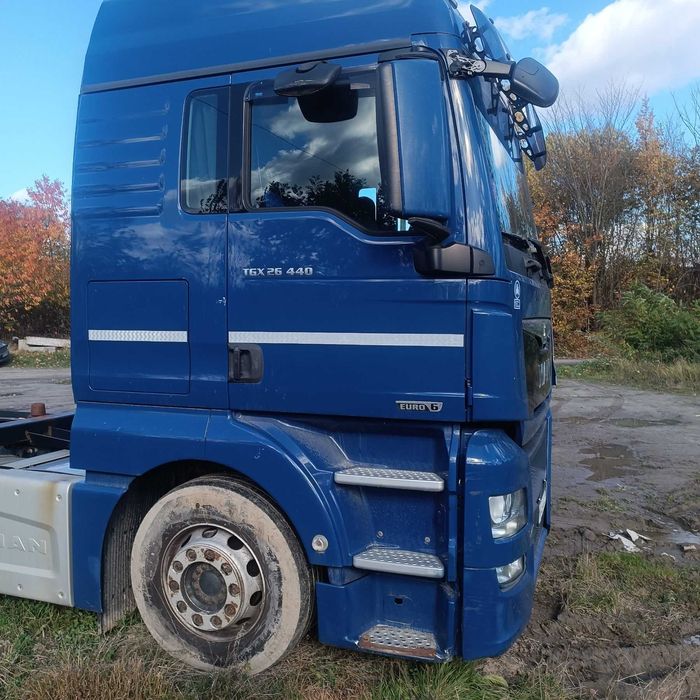 Комплектна кабіна MAN TGX 2015 року