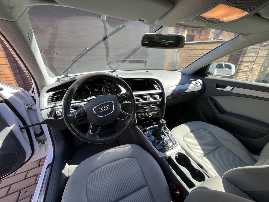 Продам власне авто Audi A4 B8