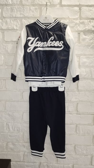 Спортивний костюм на хлопчика