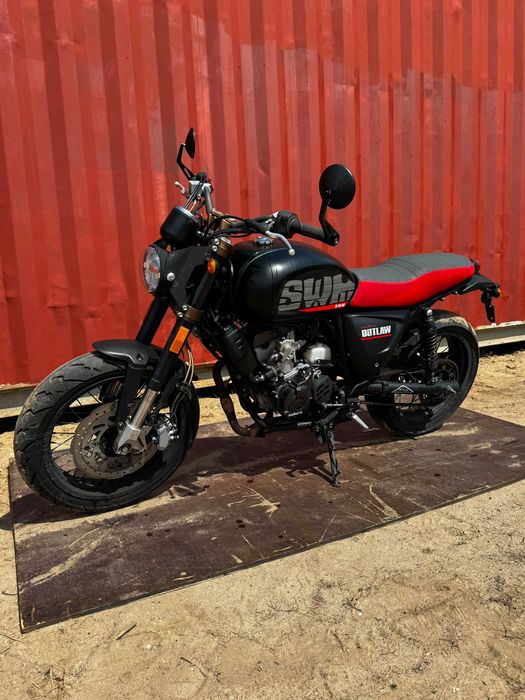 SWM 125 ccm Scrambler Café Racer wtrysk katB