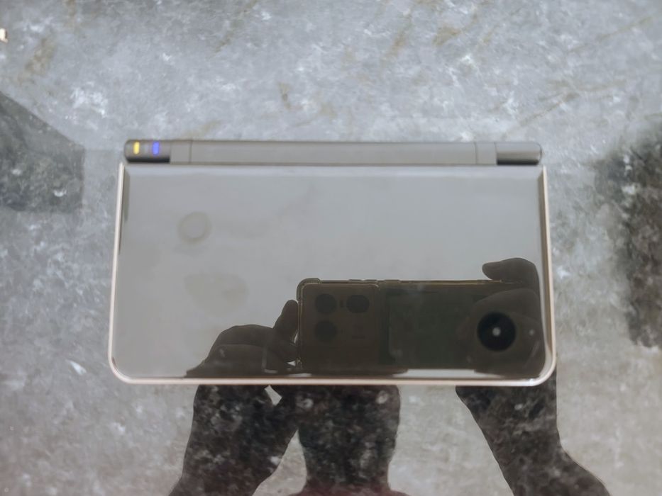 Nintendo DSi XL preta + R4