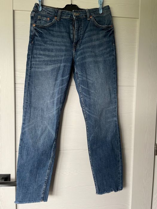 Jeansy damskie w kolorze niebieskim