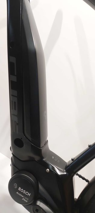 Rower elektryczny CUBE TOURING centralny BOSCH 500Wh 36V [P91]