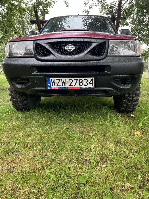 Нісан,джип,внедорожник
